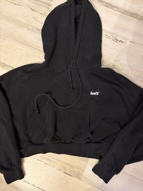 Levi’s cropped hoodie